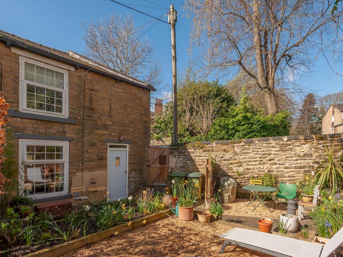 Pass The Keys Wonky Cottage With Amazing Garden 리즈 외부 사진