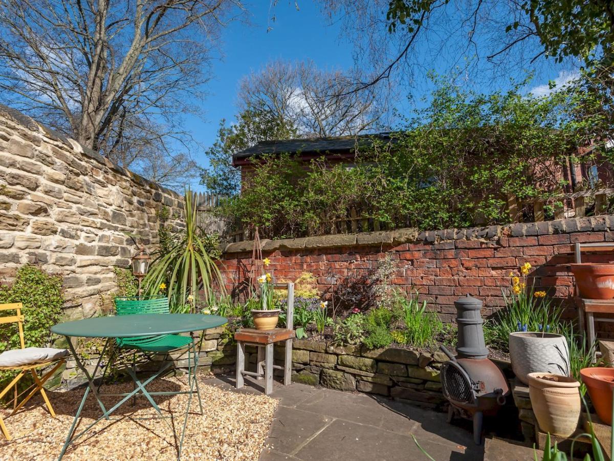 Pass The Keys Wonky Cottage With Amazing Garden 리즈 외부 사진
