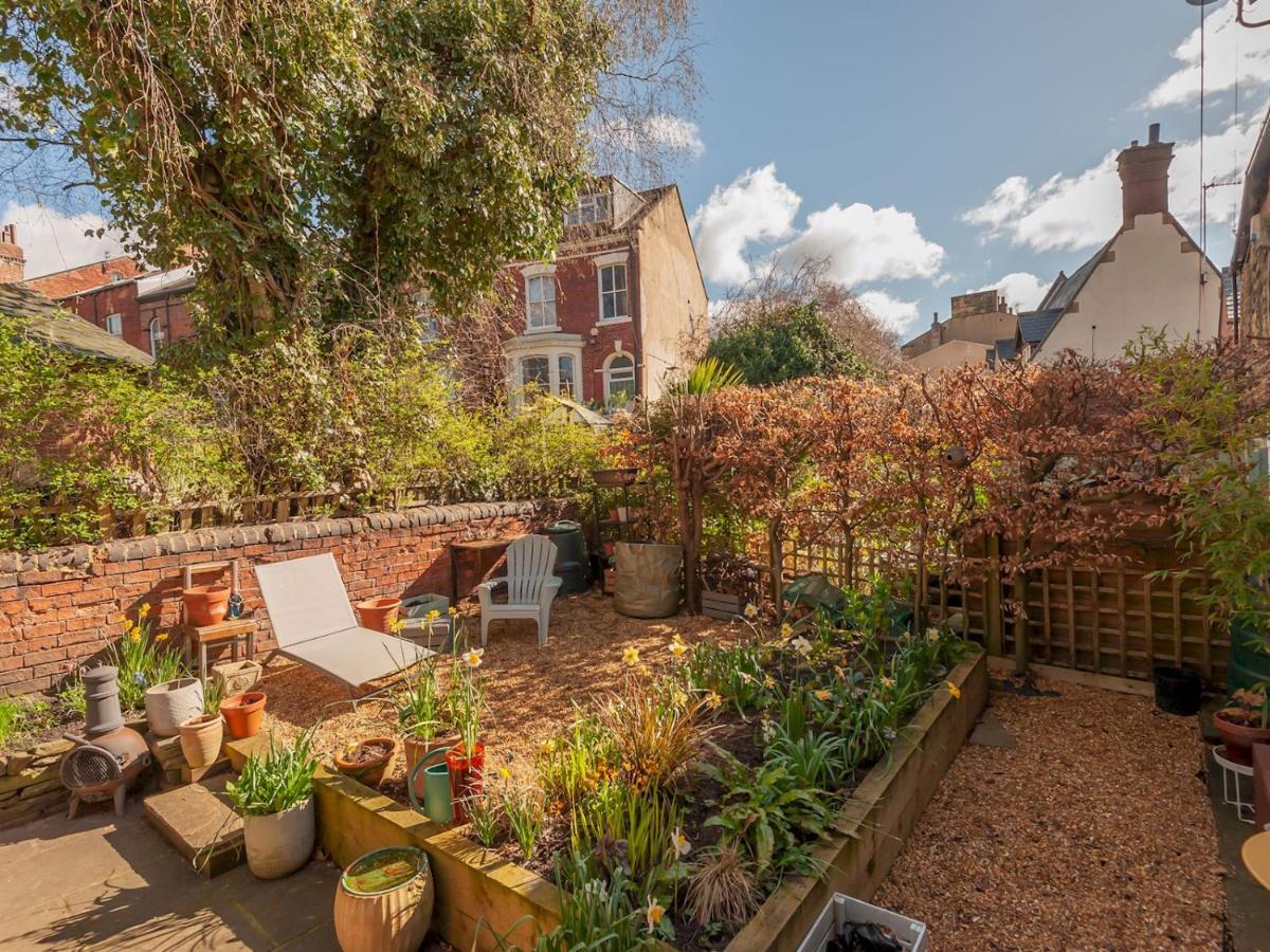 Pass The Keys Wonky Cottage With Amazing Garden 리즈 외부 사진